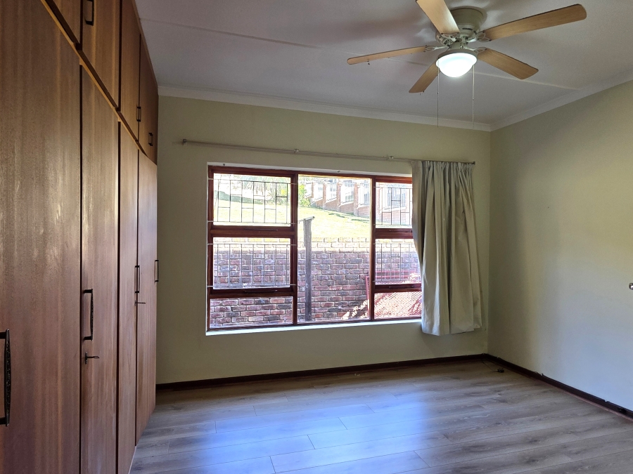 4 Bedroom Property for Sale in Wavecrest Eastern Cape